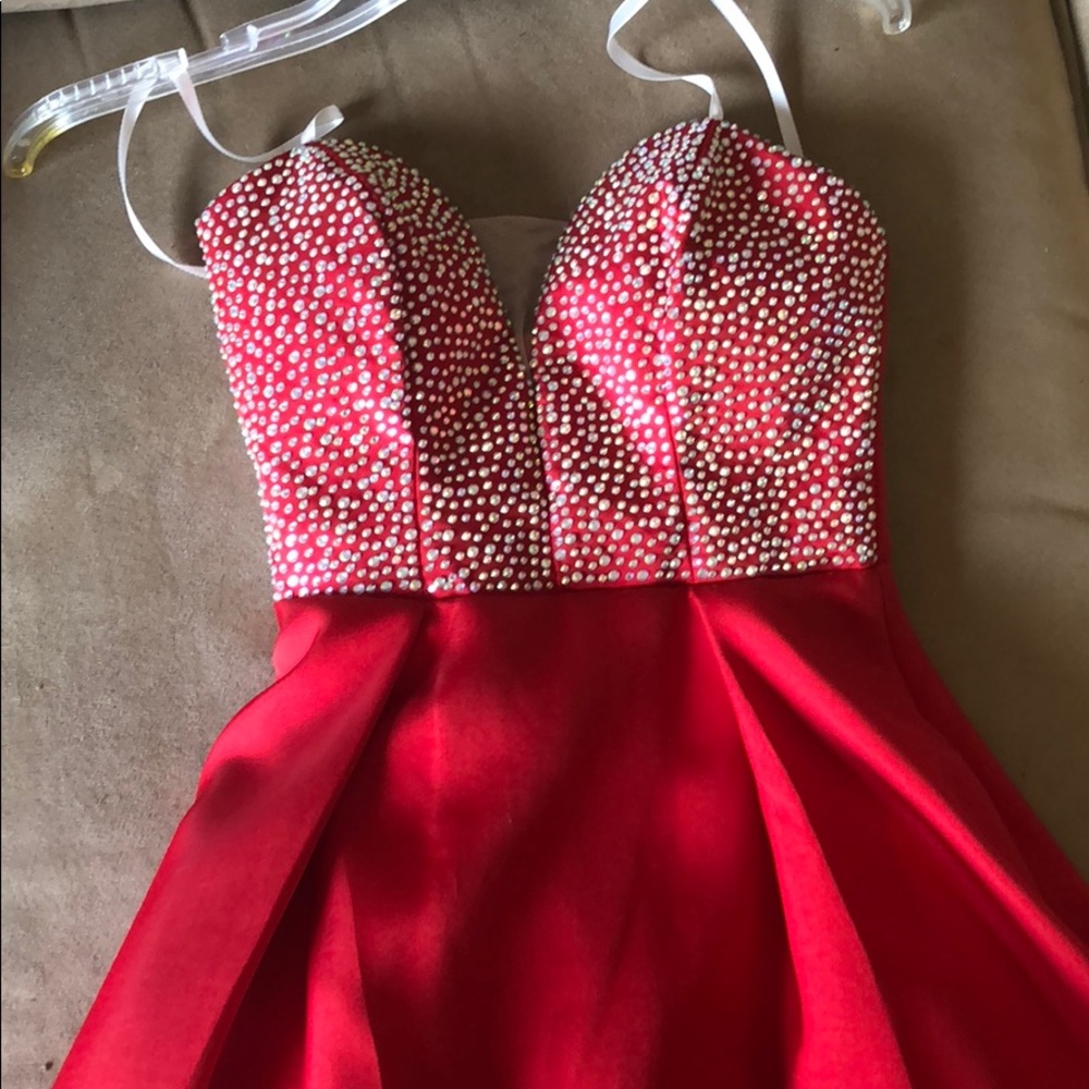 Red strapless Evening gown with pockets BRAND NEW - Picture 2 of 3